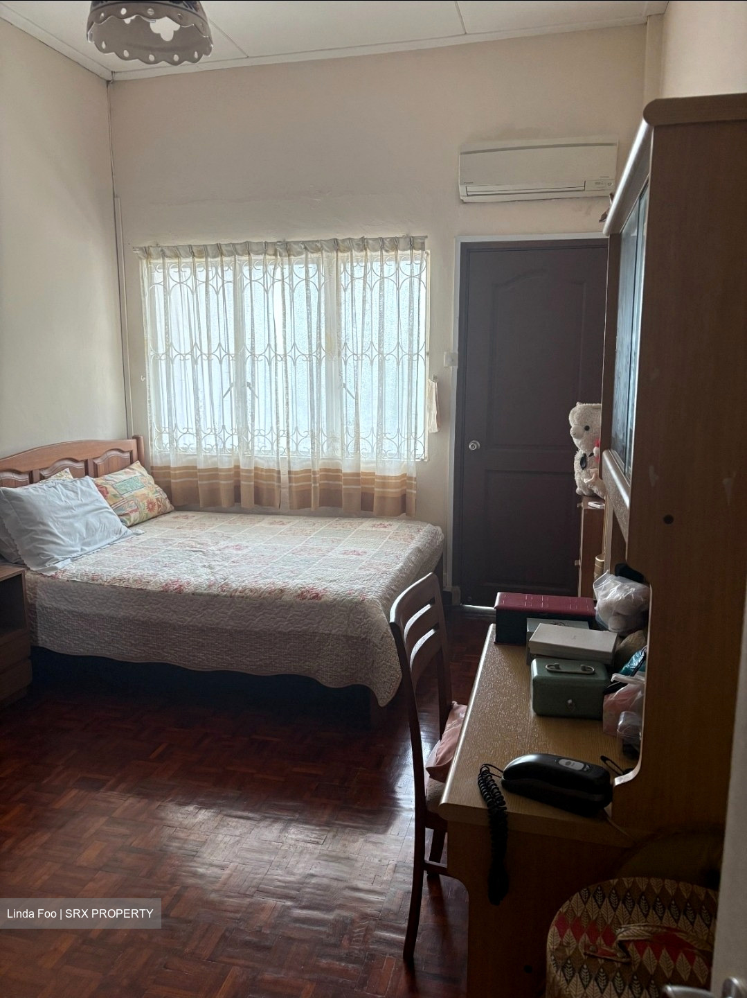 Grove Avenue (D10), Terrace #562404111